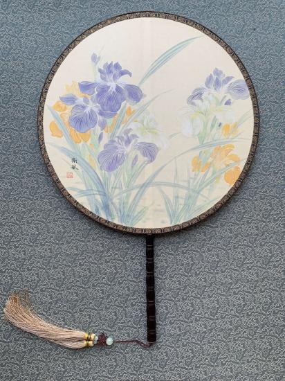 鸢尾-绢本团扇